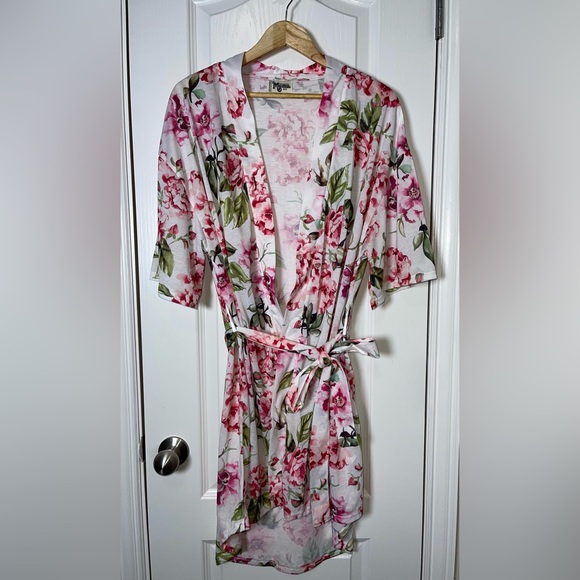 Show Me Your Mumu Brie Robe Garden Of Blooms White Pink Floral Size O/S - Picture 4 of 6